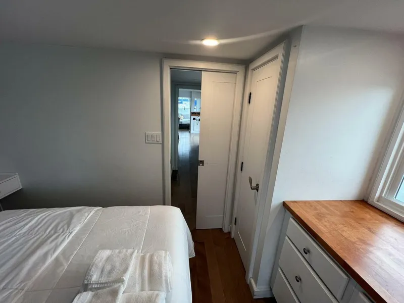 Slide: The Image of Sumerset Houseboat 1981 - 5628196