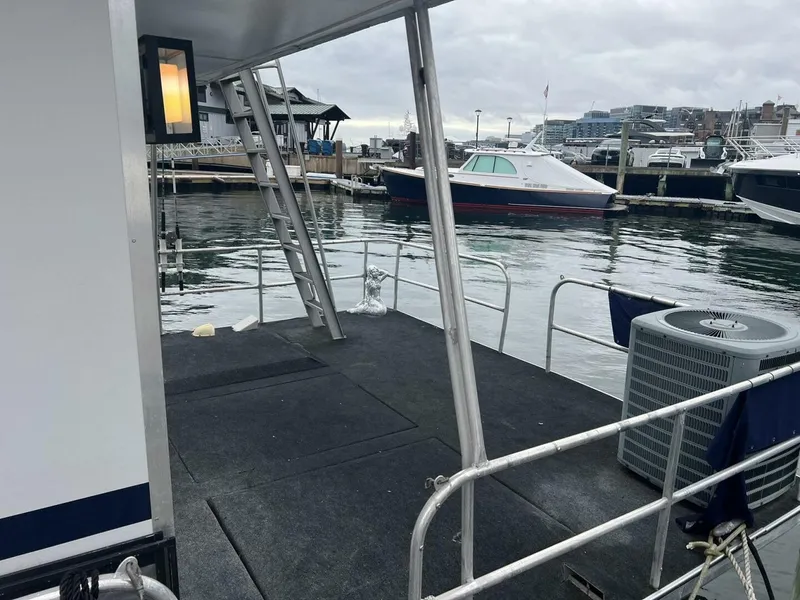 Slide: The Image of Sumerset Houseboat 1981 - 5628201