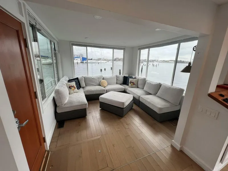 Slide: The Image of Sumerset Houseboat 1981 - 5628163