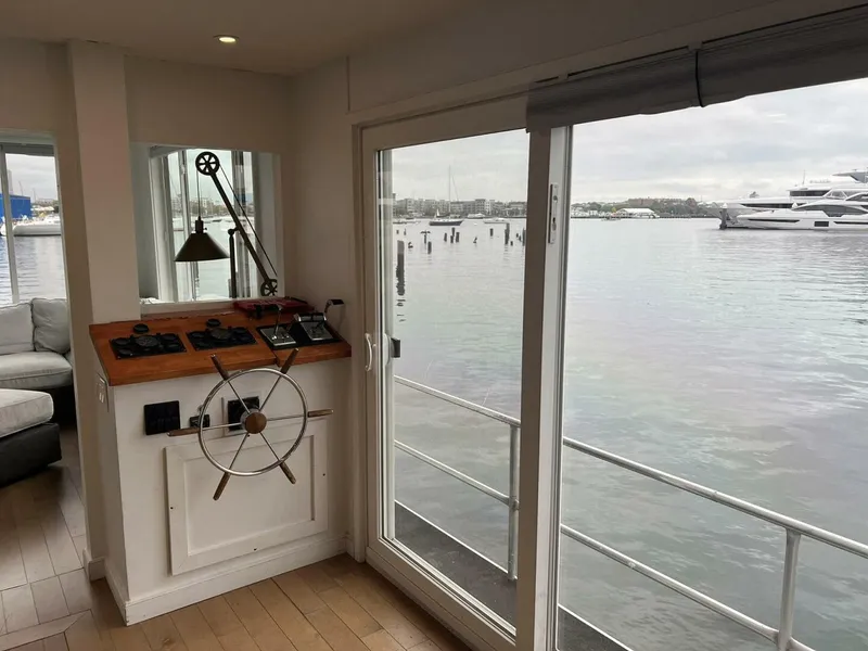 Slide: The Image of Sumerset Houseboat 1981 - 5628166