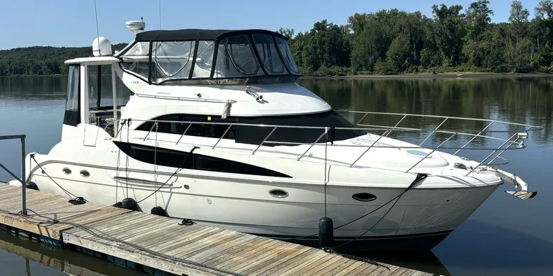 Slide: The Image of Meridian 459 Cockpit Motoryacht 2004 - 5636369