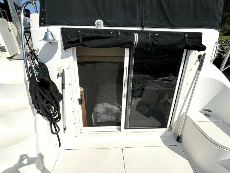 Slide: The Image of Meridian 459 Cockpit Motoryacht 2004 - 5636404