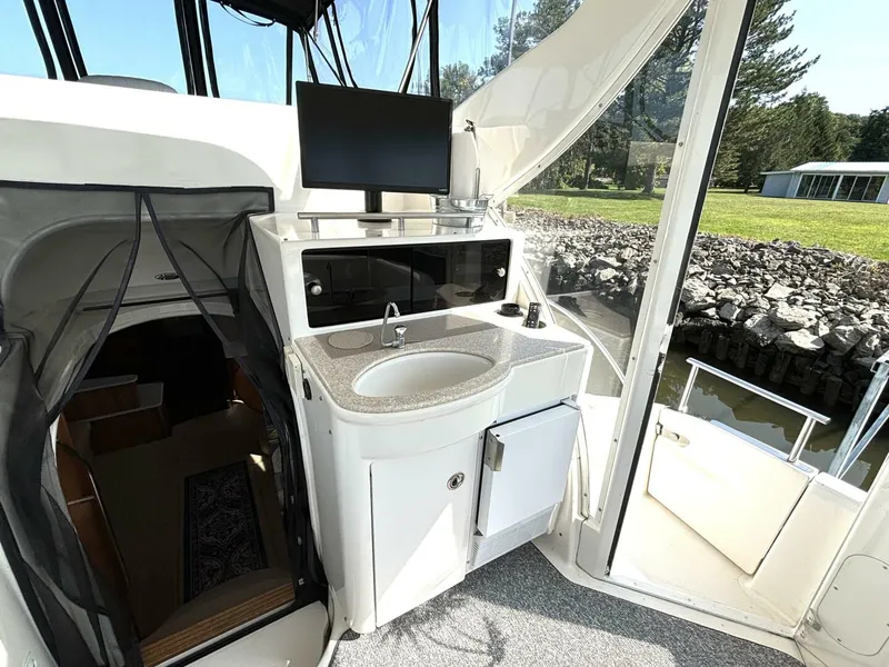 Slide: The Image of Meridian 459 Cockpit Motoryacht 2004 - 5636399