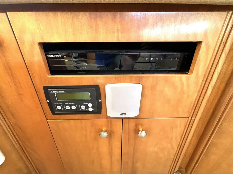 Slide: The Image of Meridian 459 Cockpit Motoryacht 2004 - 5636420