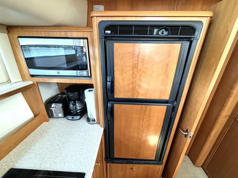 Slide: The Image of Meridian 459 Cockpit Motoryacht 2004 - 5636425