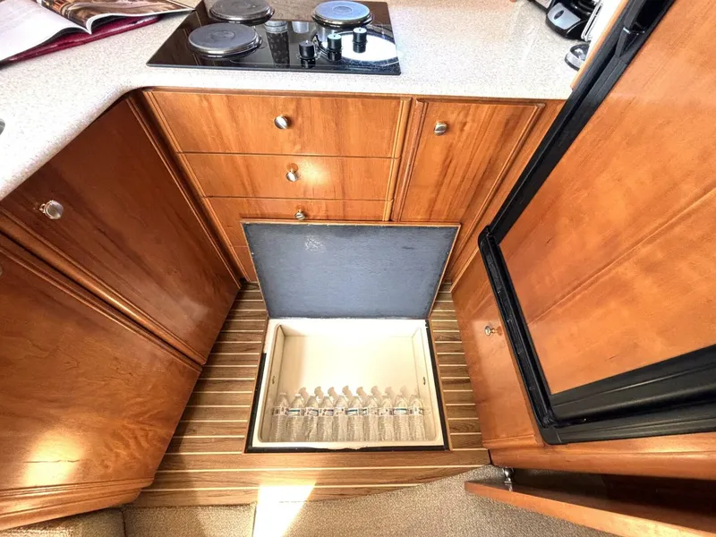 Slide: The Image of Meridian 459 Cockpit Motoryacht 2004 - 5636426