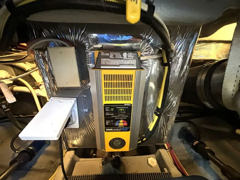 Slide: The Image of Meridian 459 Cockpit Motoryacht 2004 - 5636439