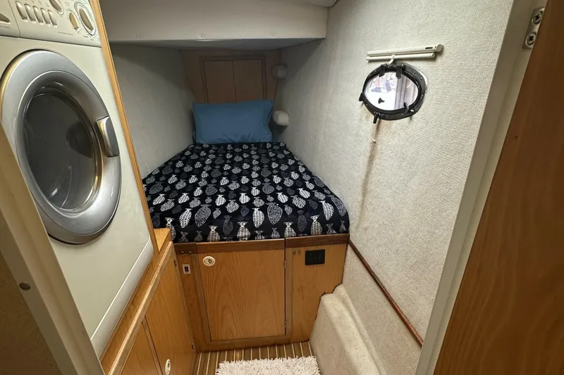 Slide: The Image of 2007 Manta 44 Power Cat 'Lah De Dah' - Cabin - 5678795