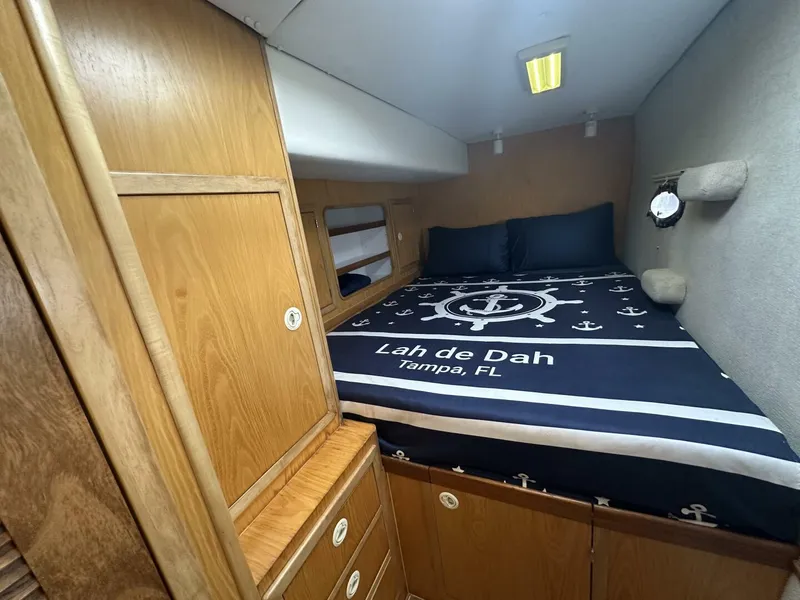 Slide: The Image of 2007 Manta 44 Power Cat 'Lah De Dah' - Cabin - 5678799