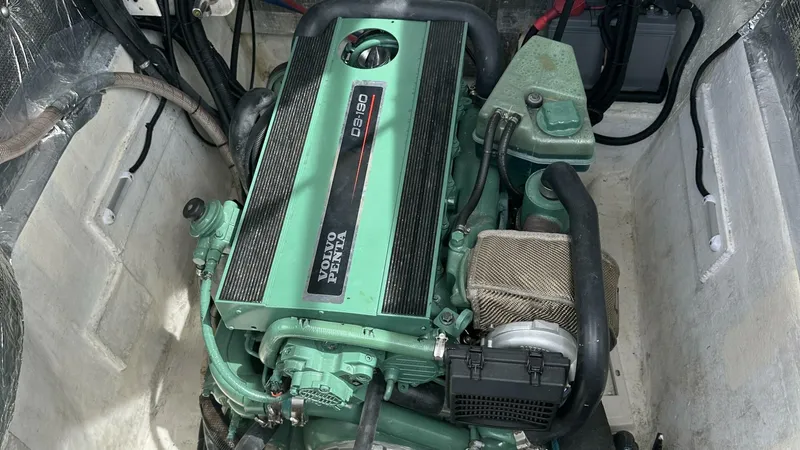 Slide: The Image of 2007 Manta 44 Power Cat 'Lah De Dah' - Engine - 5678828