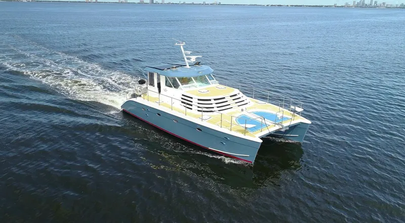 Slide: The Image of 2007 Manta 44 Power Cat 'Lah De Dah' - Starboard 3/4 Bow - 5672149