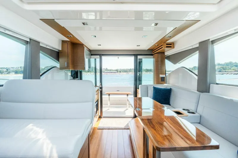 Slide: The Image of Tiara Yachts 39 Coupe 2023 - 5620293