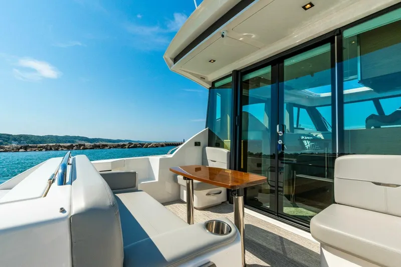 Slide: The Image of Tiara Yachts 39 Coupe 2023 - 5620296