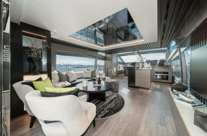 Slide: The Image of Pearl 72 2024 - 5621057