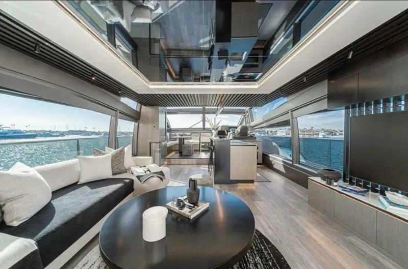 Slide: The Image of Pearl 72 2024 - 5621059