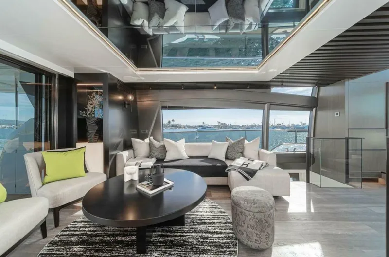 Slide: The Image of Pearl 72 2024 - 5621062