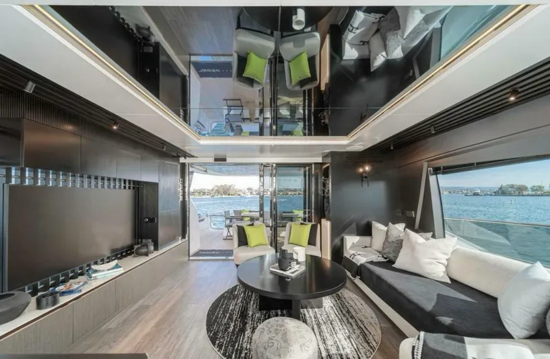 Slide: The Image of Pearl 72 2024 - 5621063