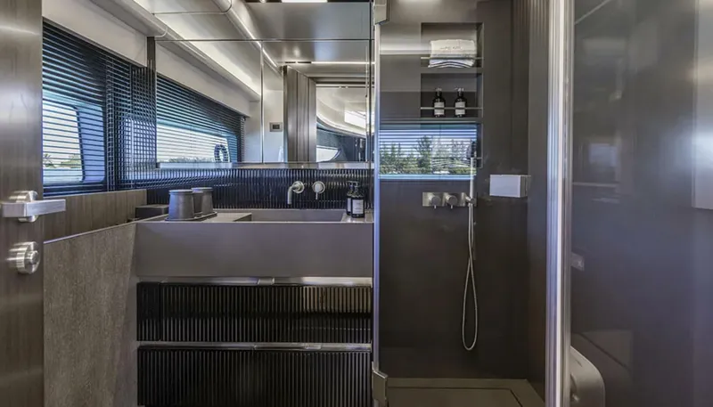 Slide: The Image of Pearl 72 2024 - 5621069