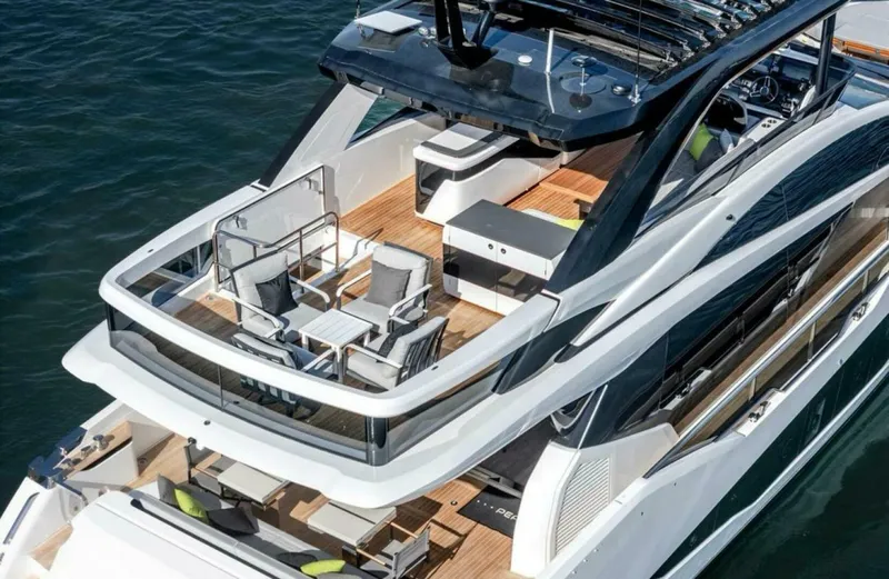 Slide: The Image of Pearl 72 2024 - 5621043