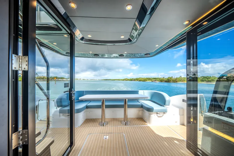 Slide: The Image of Cruisers Yachts 57 FLY 2026 - 5816322