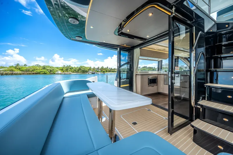 Slide: The Image of Cruisers Yachts 57 FLY 2026 - 5816325