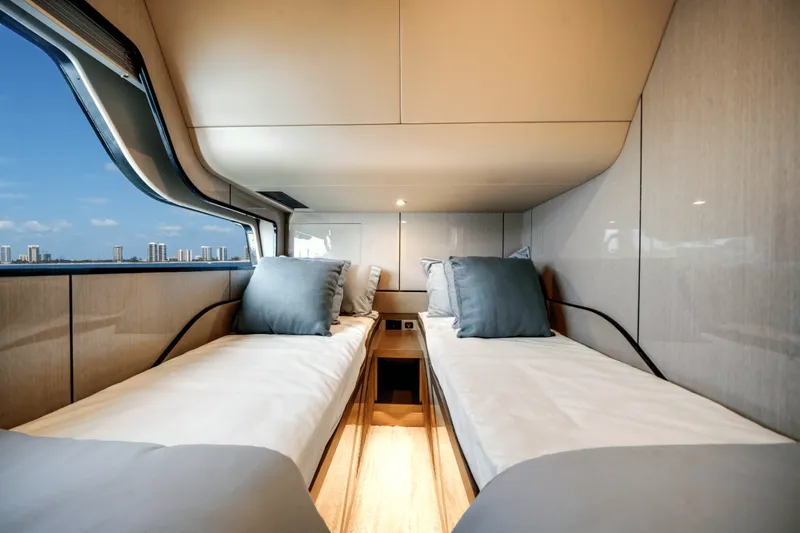 Slide: The Image of Cruisers Yachts 57 FLY 2026 - 5816340