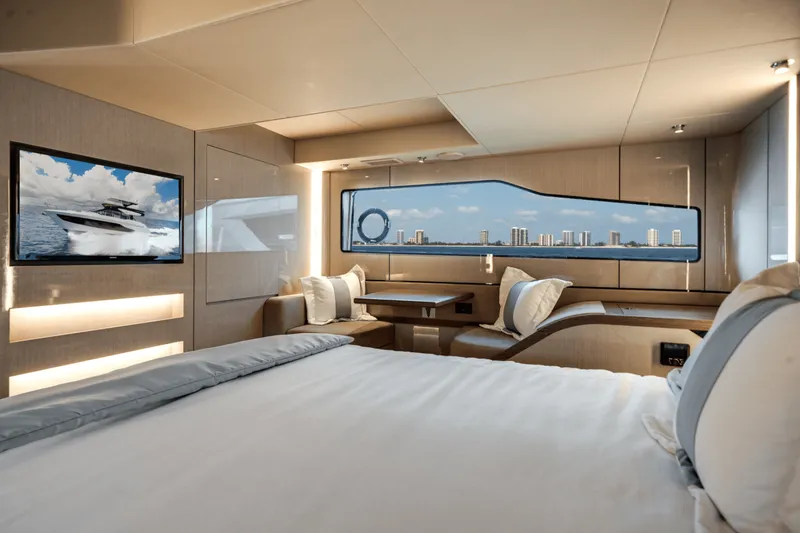 Slide: The Image of Cruisers Yachts 57 FLY 2026 - 5816348