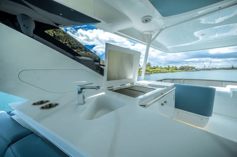 Slide: The Image of Cruisers Yachts 57 FLY 2026 - 5816379