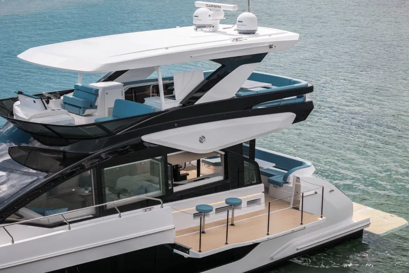 Slide: The Image of Cruisers Yachts 57 FLY 2026 - 5816396