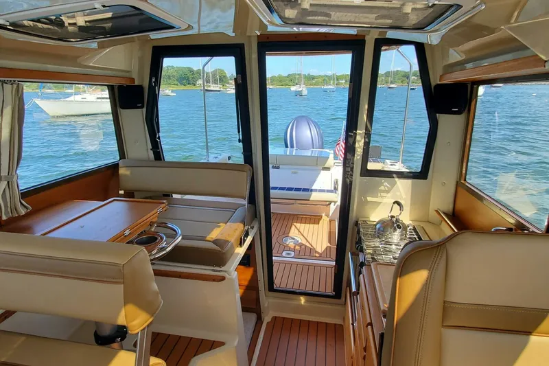 Slide: The Image of Ranger Tug R-27 LE 2024 - 5621750