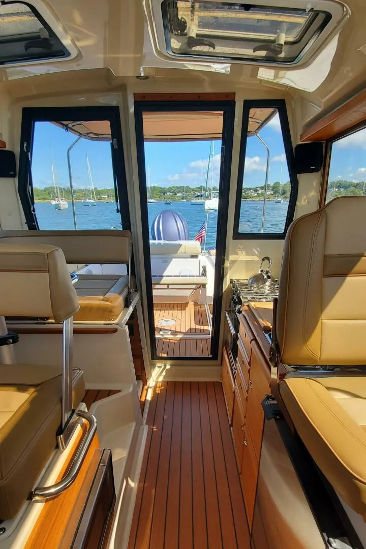 Slide: The Image of Ranger Tug R-27 LE 2024 - 5621749