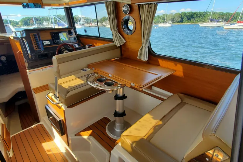 Slide: The Image of Ranger Tug R-27 LE 2024 - 5621740