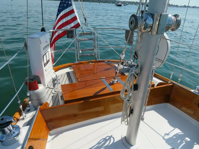 Slide: The Image of Hinckley Yachts Bermuda 40 1979 - 5622281