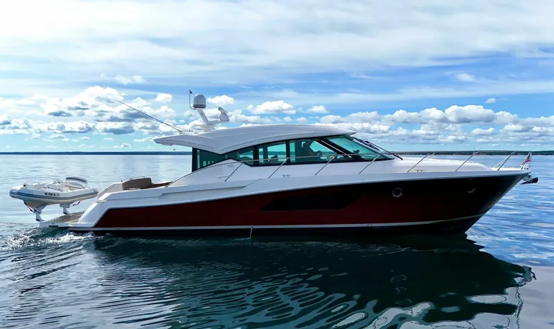 Slide: The Image of Tiara 53 Coupe 2017 - 5622661