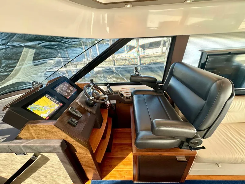 Slide: The Image of Tiara 53 Coupe 2017 - 5622664