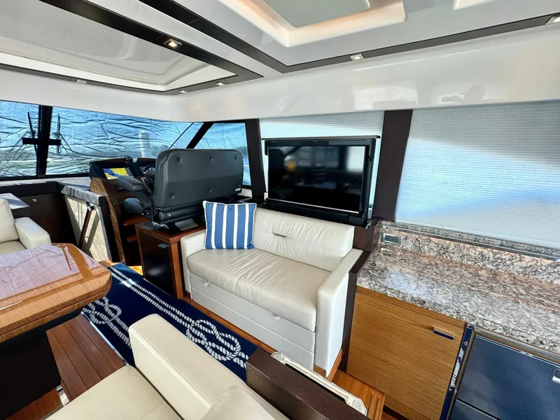 Slide: The Image of Tiara 53 Coupe 2017 - 5622676