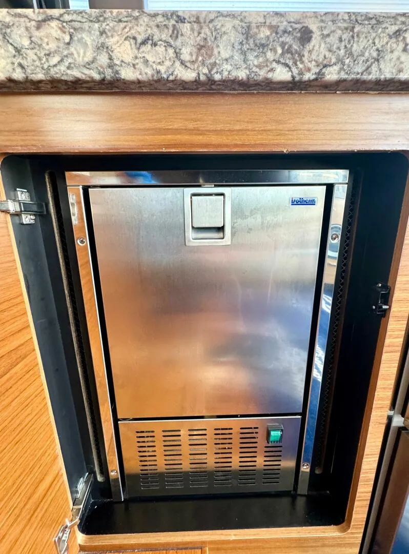 Slide: The Image of Tiara 53 Coupe 2017 - 5622688