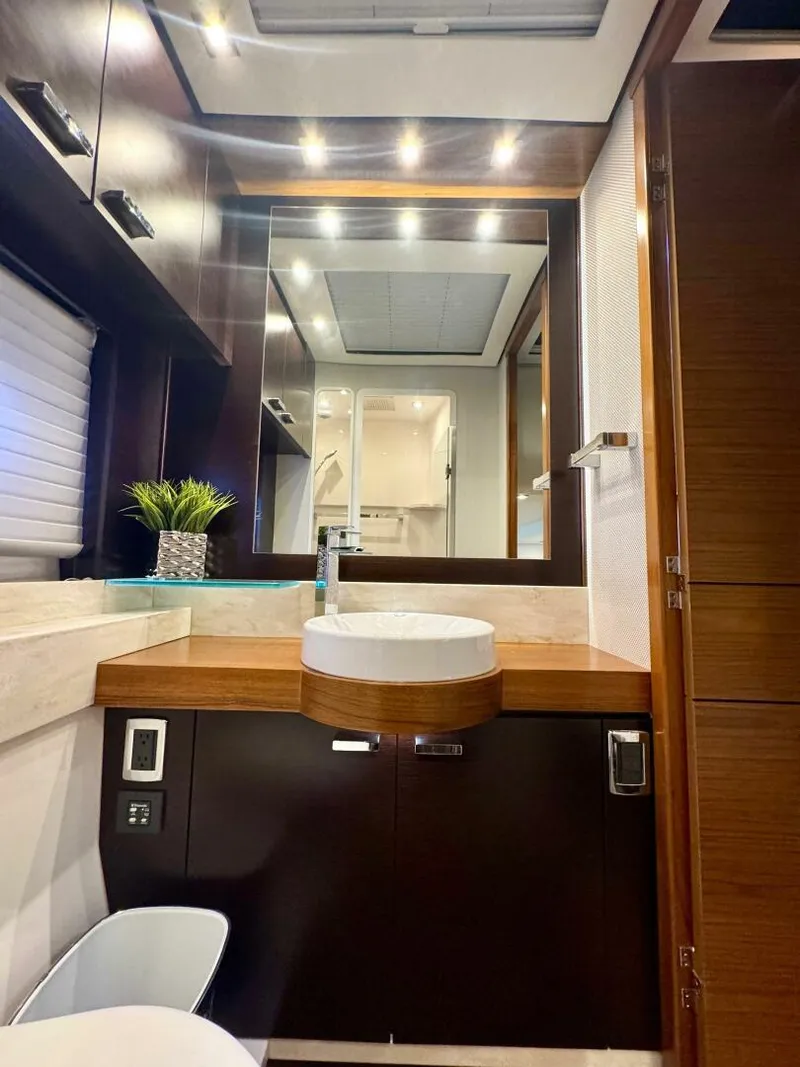 Slide: The Image of Tiara 53 Coupe 2017 - 5622700