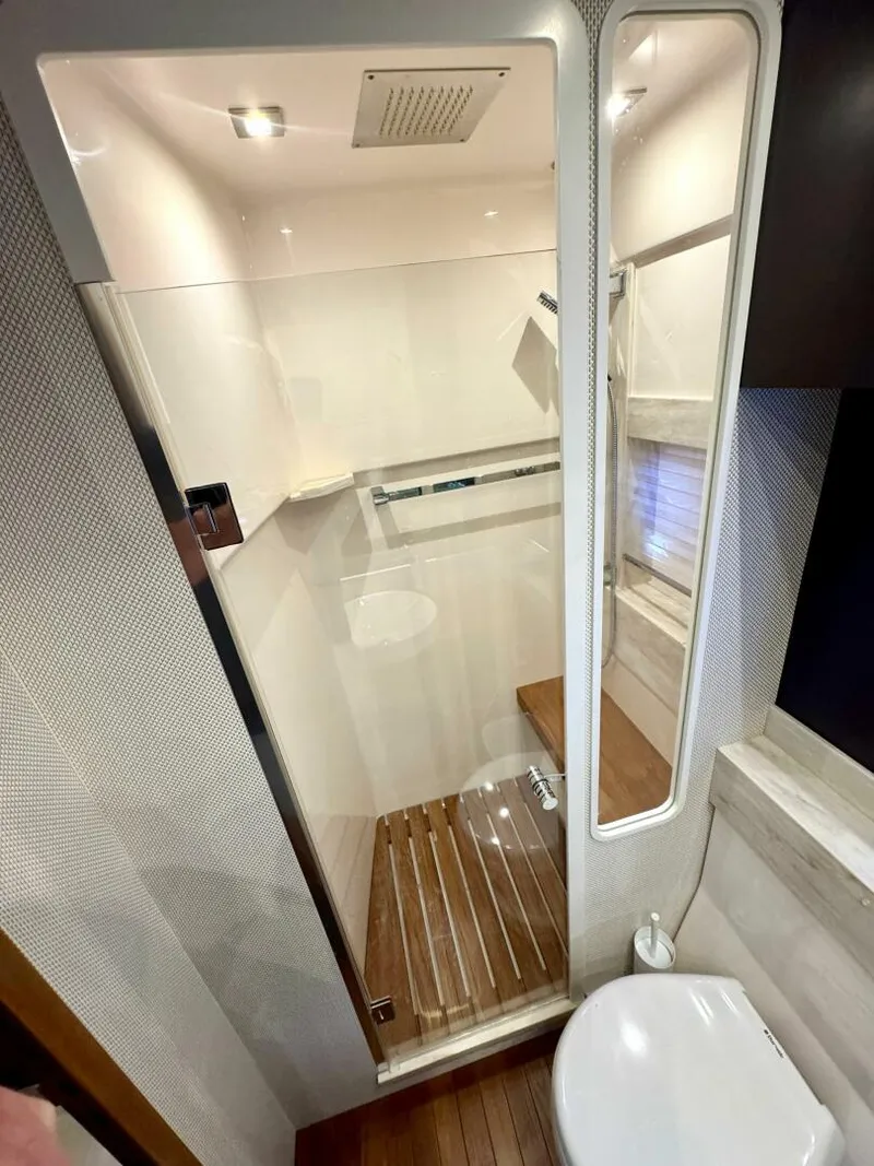 Slide: The Image of Tiara 53 Coupe 2017 - 5622701