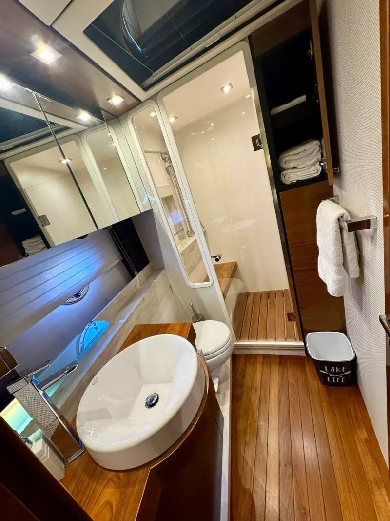 Slide: The Image of Tiara 53 Coupe 2017 - 5622706