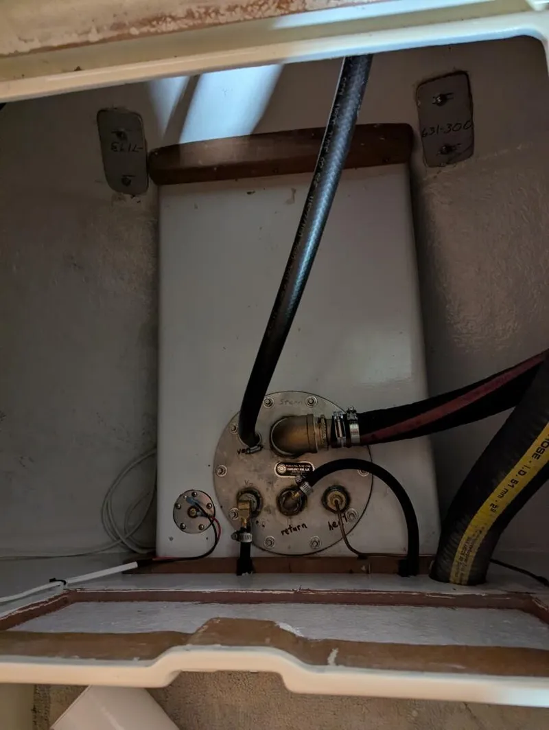 Slide: The Image of Custom Eastsail/Rollins 25 2025 - 5642000