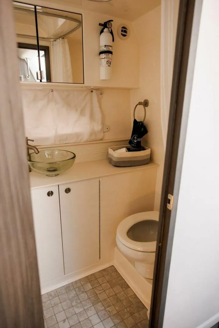 Slide: The Image of Sea Ray 320 Sundancer OB 2022 - 5622830