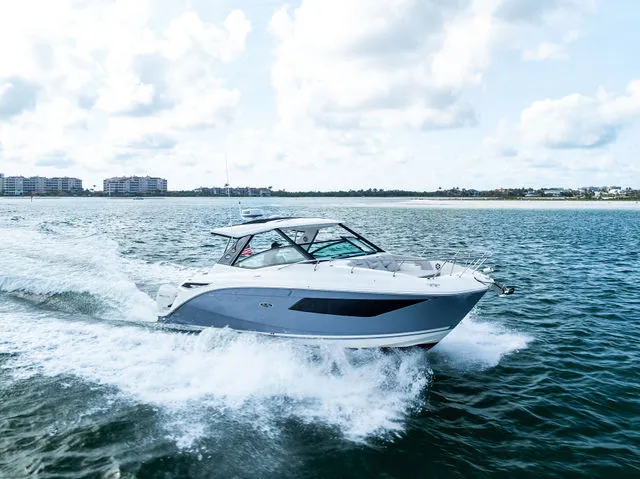 Slide: The Image of Sea Ray 320 Sundancer OB 2022 - 20