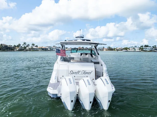 Slide: The Image of Sea Ray 320 Sundancer OB 2022 - 30