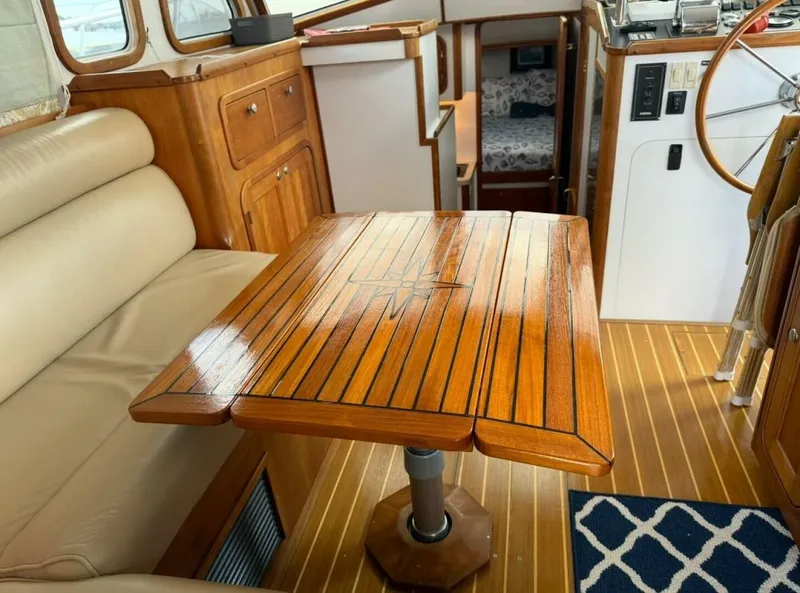 Slide: The Image of Salon Table - 5623251