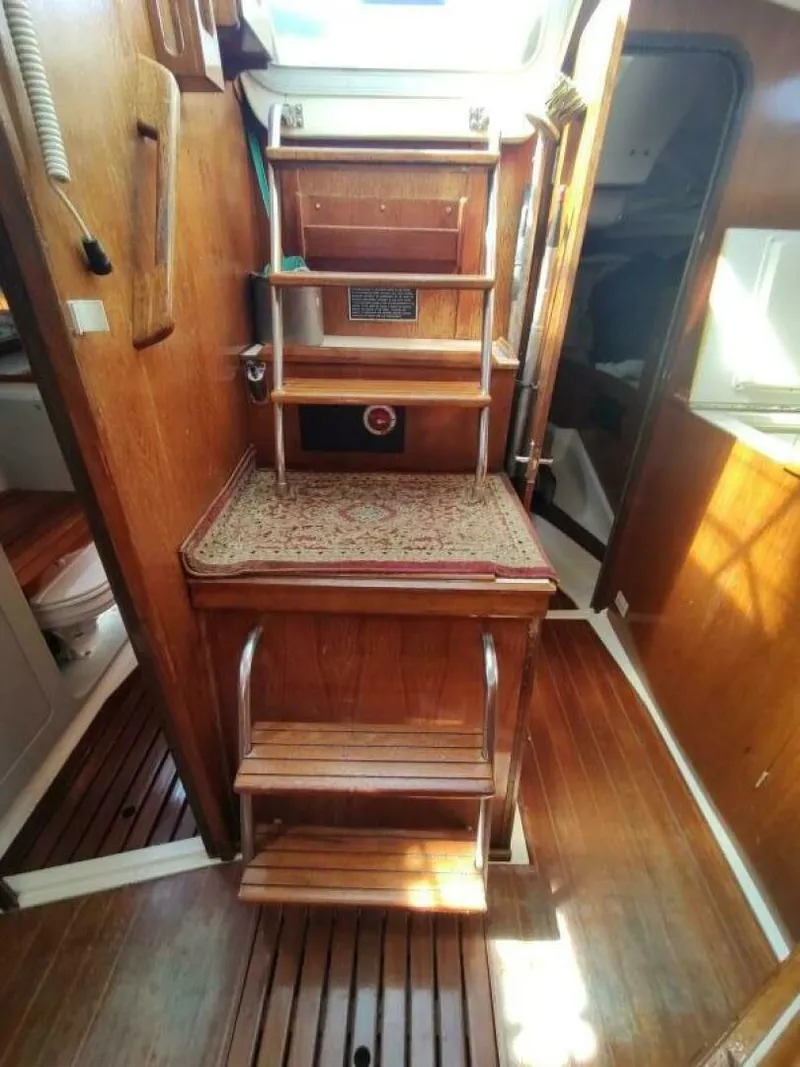 Slide: The Image of Hunter 37 Legend 1987 - 5623486