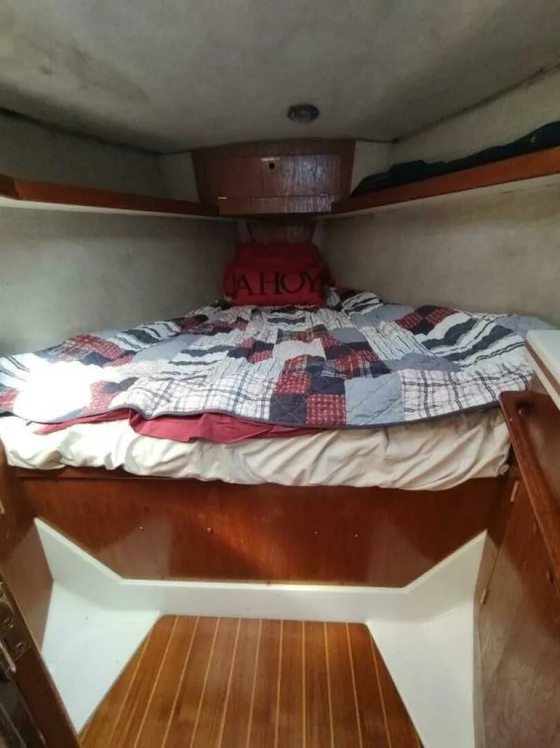 Slide: The Image of Hunter 37 Legend 1987 - 5623483