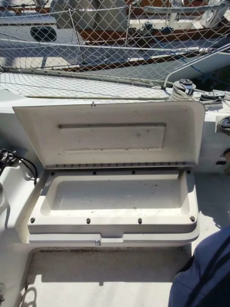 Slide: The Image of Hunter 37 Legend 1987 - 5623500