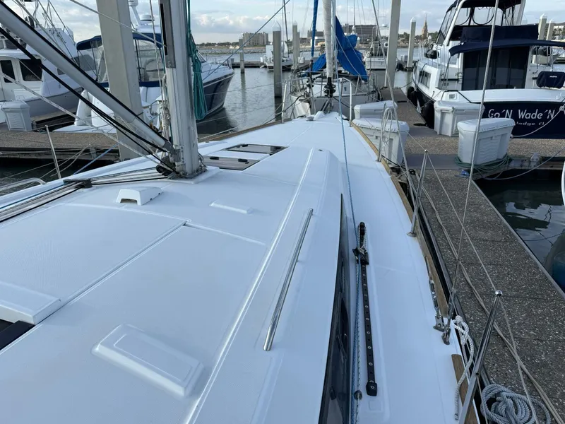 Slide: The Image of Beneteau Oceanis 38 Weekender 2014 - 5706442