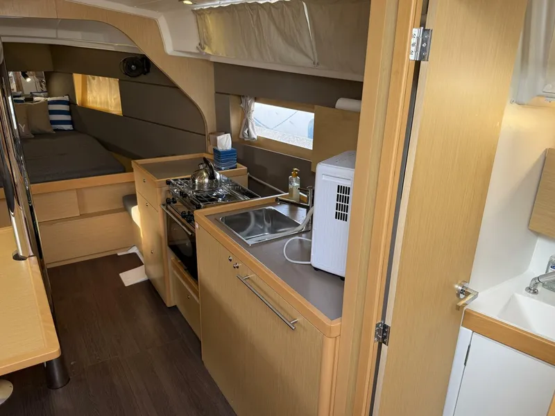 Slide: The Image of Beneteau Oceanis 38 Weekender 2014 - 5706402